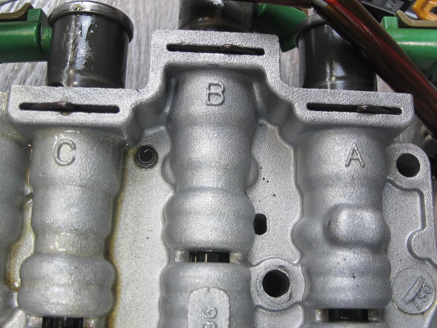 03-06 BMW E46 M54 A5S 390R A/T Transmission Valve Body Mechatronic Oil Pan OEM