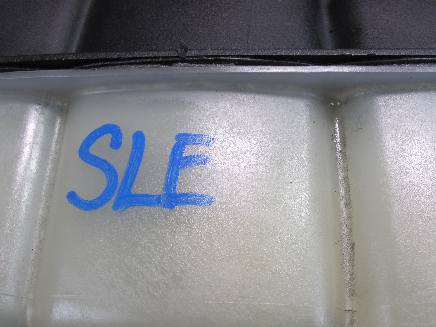 03-12 Mercedes R230 Sl-class Engine Coolant Expansion Overflow Reservoir OEM