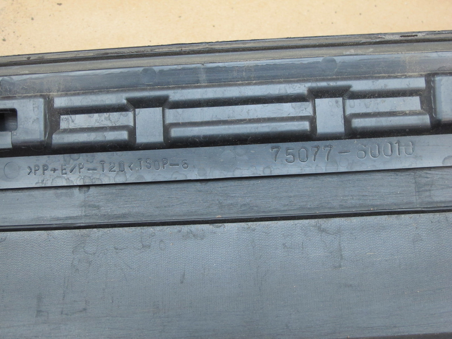 2003-2009 Lexus UZJ120L GX470 Rear Right Door Trim Cover Molding 75077-60010