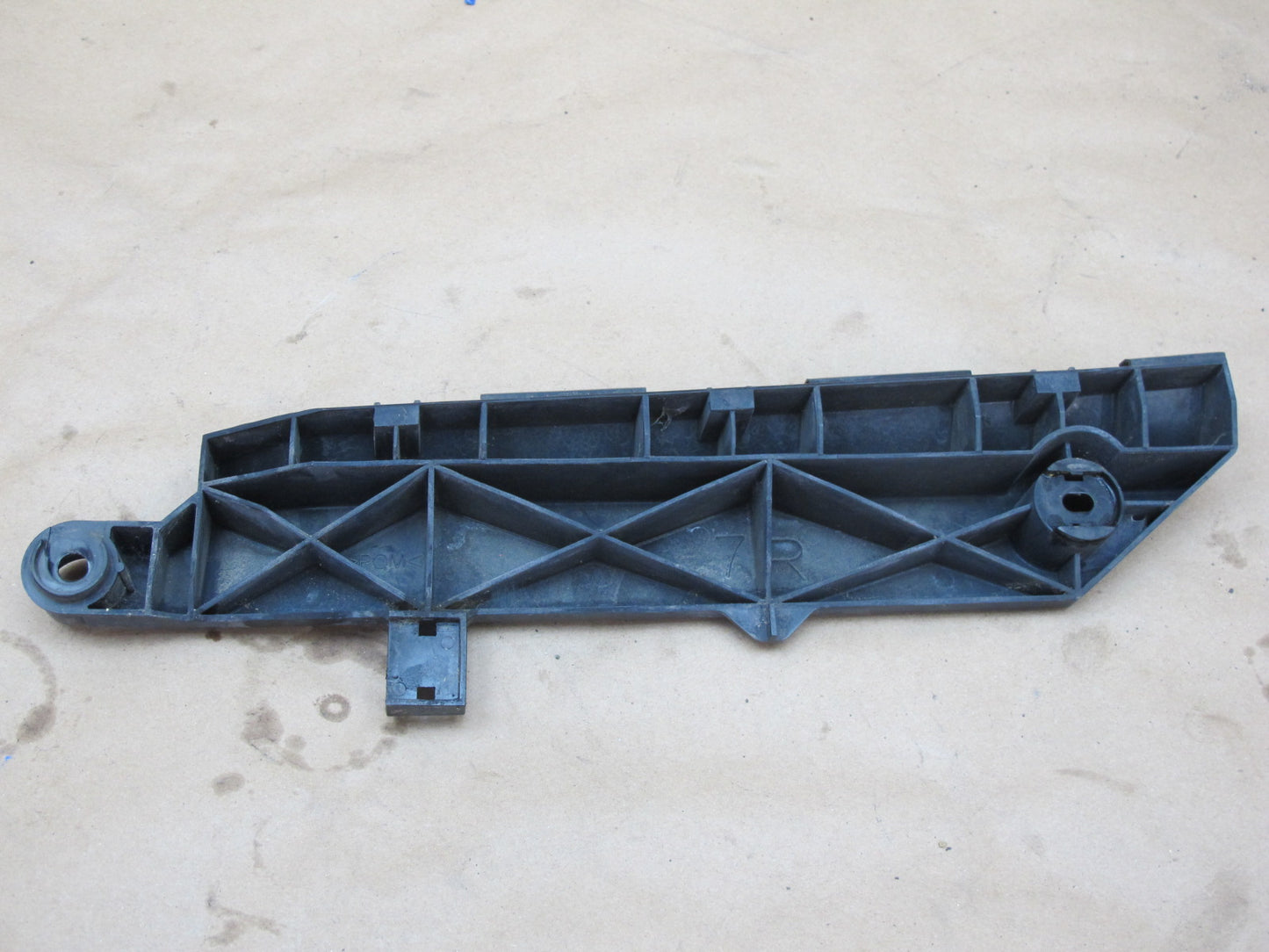 2003-2009 Lexus UZJ120L GX470 Rear Bumper Mount Bracket Support Set of 2