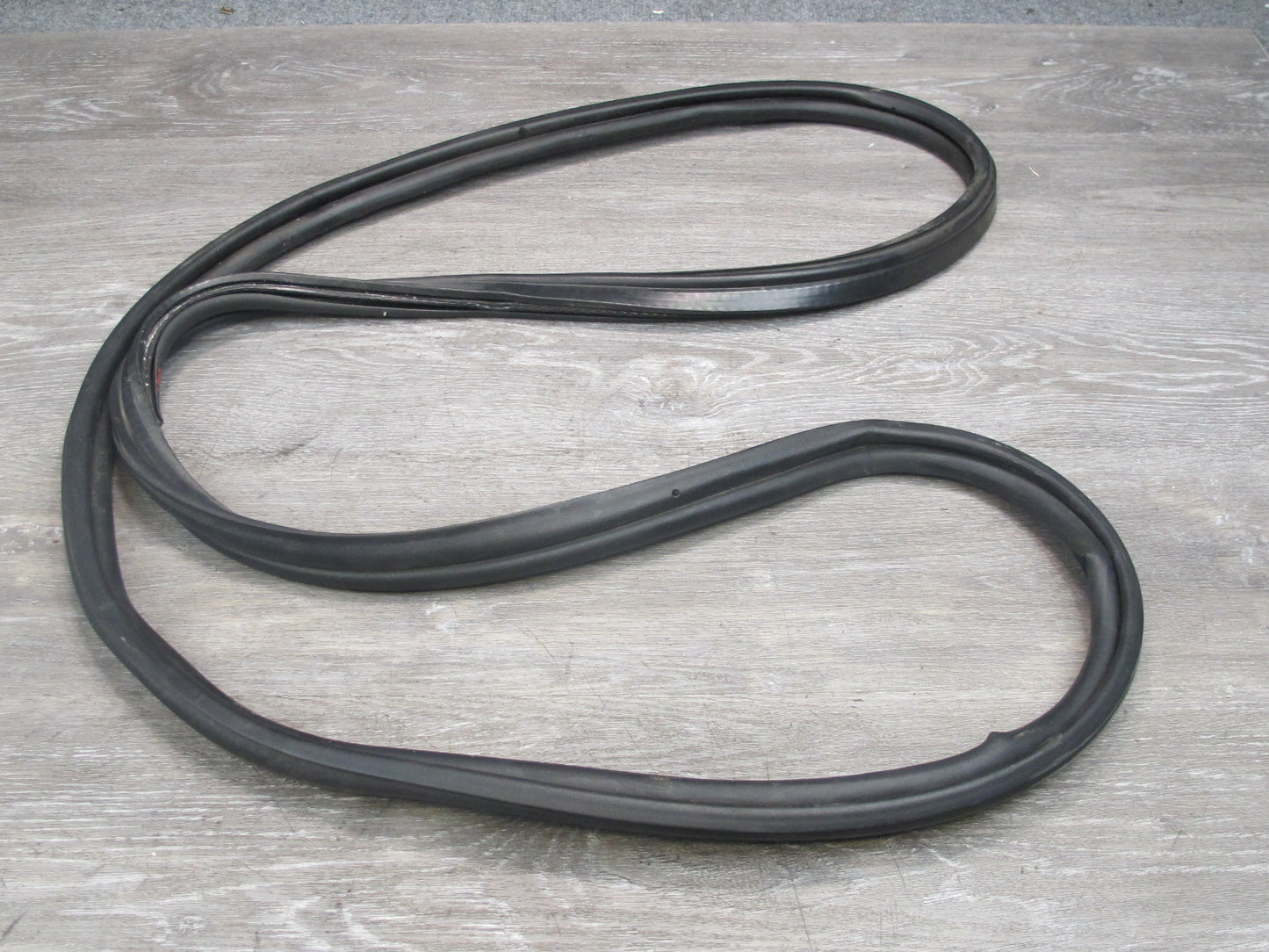 1999-2005 Porsche 911 996 Convertible Rear Trunk Weatherstrip Rubber Seal
