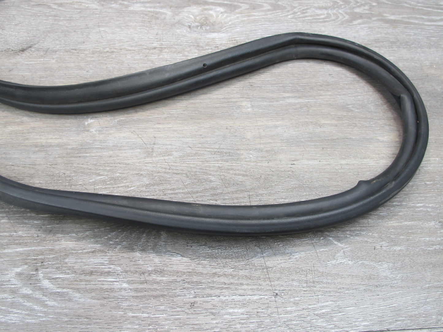 1999-2005 Porsche 911 996 Convertible Rear Trunk Weatherstrip Rubber Seal