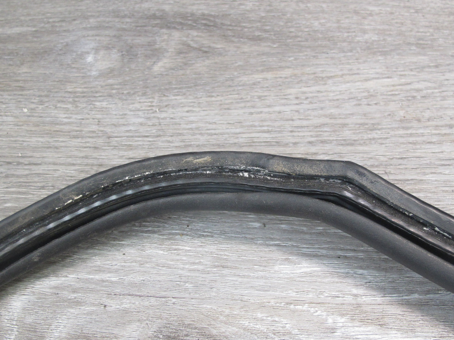 1999-2005 Porsche 911 996 Convertible Rear Trunk Weatherstrip Rubber Seal