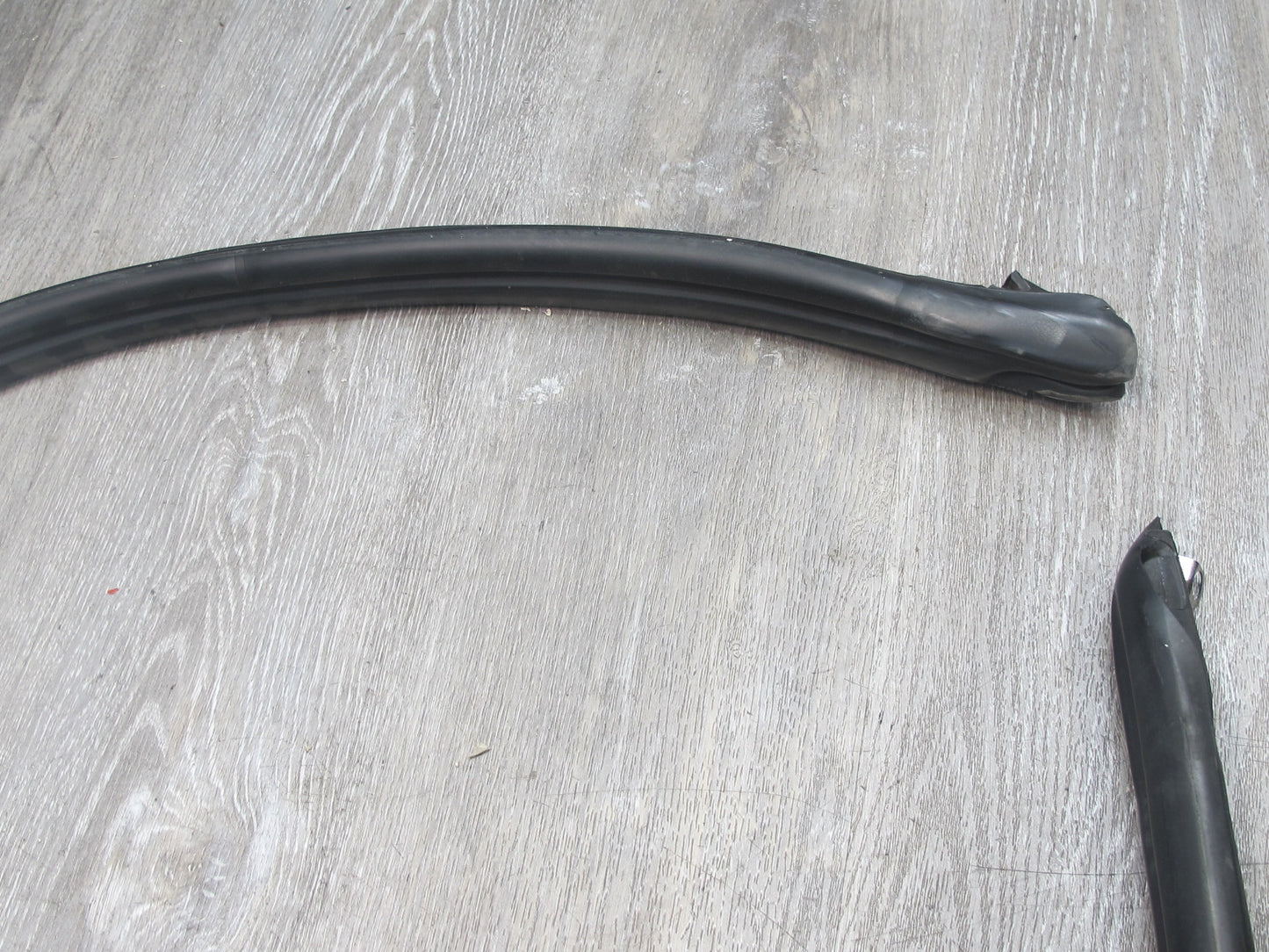 1999-2005 Porsche 911 996 Convertible Right Door Weatherstrip Rubber Seal