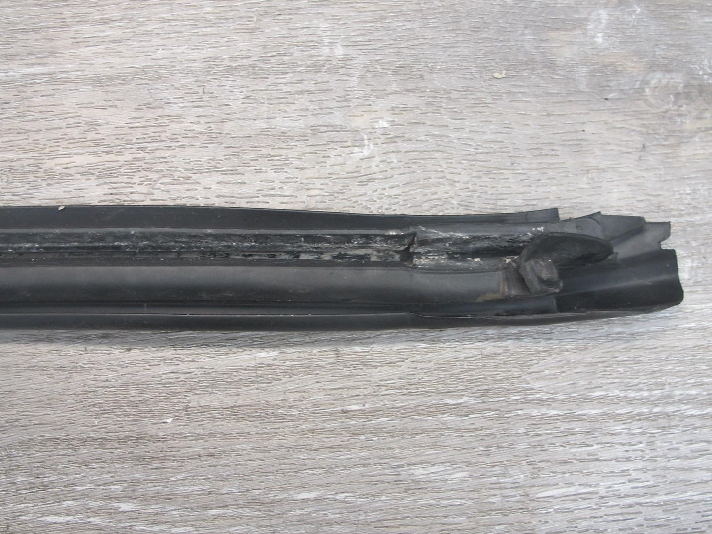 1999-2005 Porsche 911 996 Convertible Right Door Weatherstrip Rubber Seal