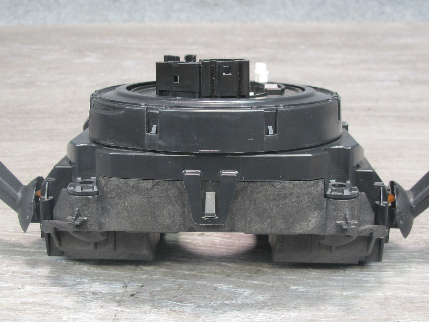 12-17 BMW F22 F23 F30 F32 F33 M4 Clock Spring Steering Wheel Angle Sensor