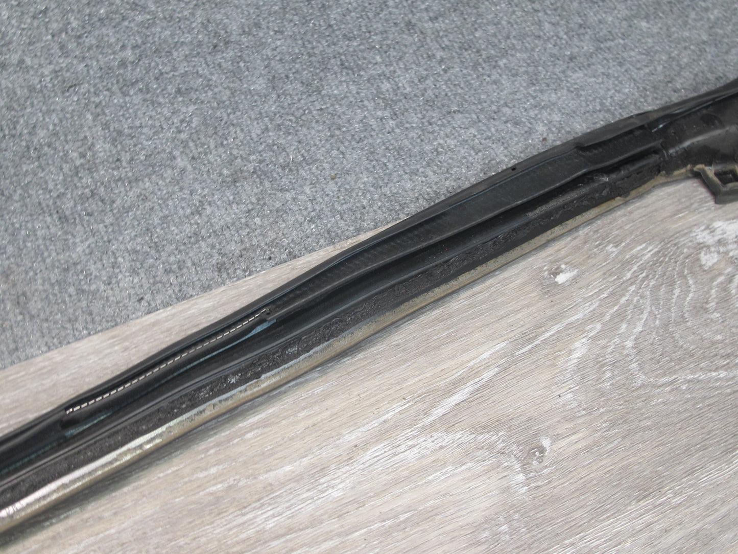 10-15 Lexus IS350 Convertible Windshield Weatherstrip Rubber Seal Gasket Frame