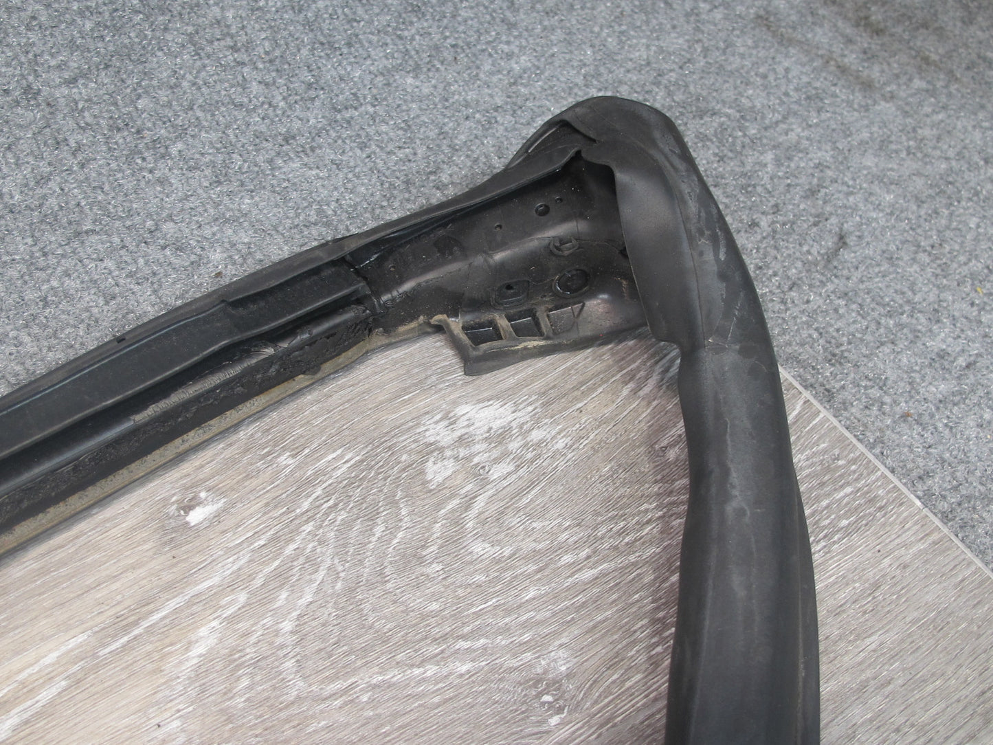10-15 Lexus IS350 Convertible Windshield Weatherstrip Rubber Seal Gasket Frame