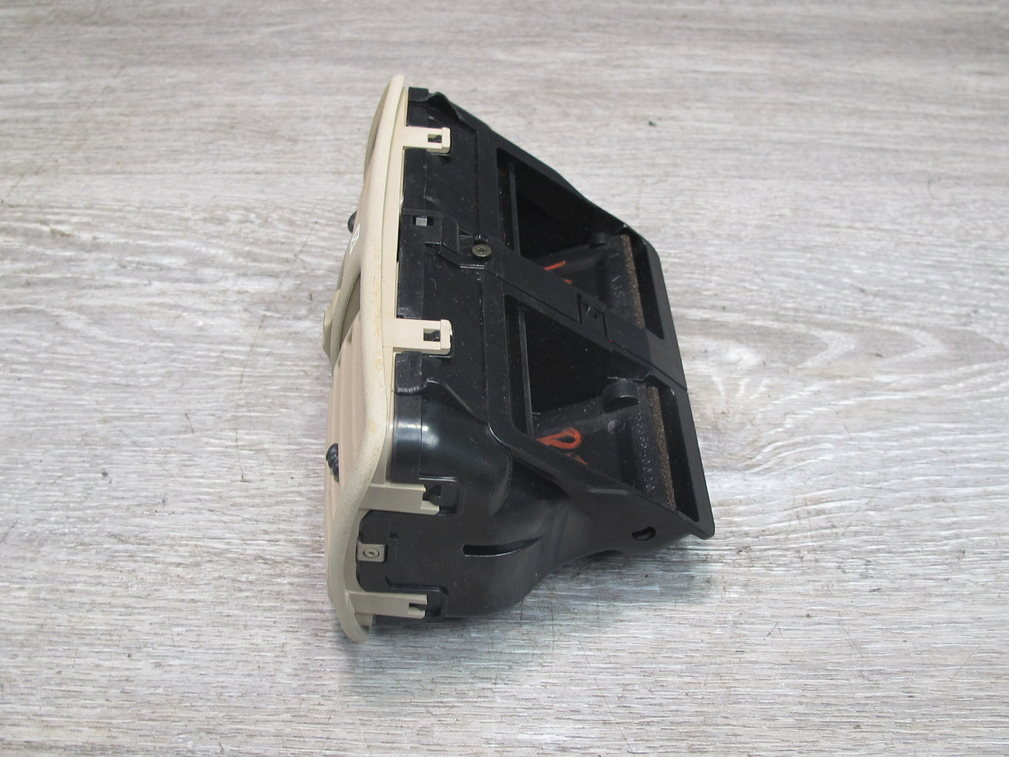 95-97 Lexus UCF20L LS400 Rear Center Console Air Vent 58860-50020 OEM