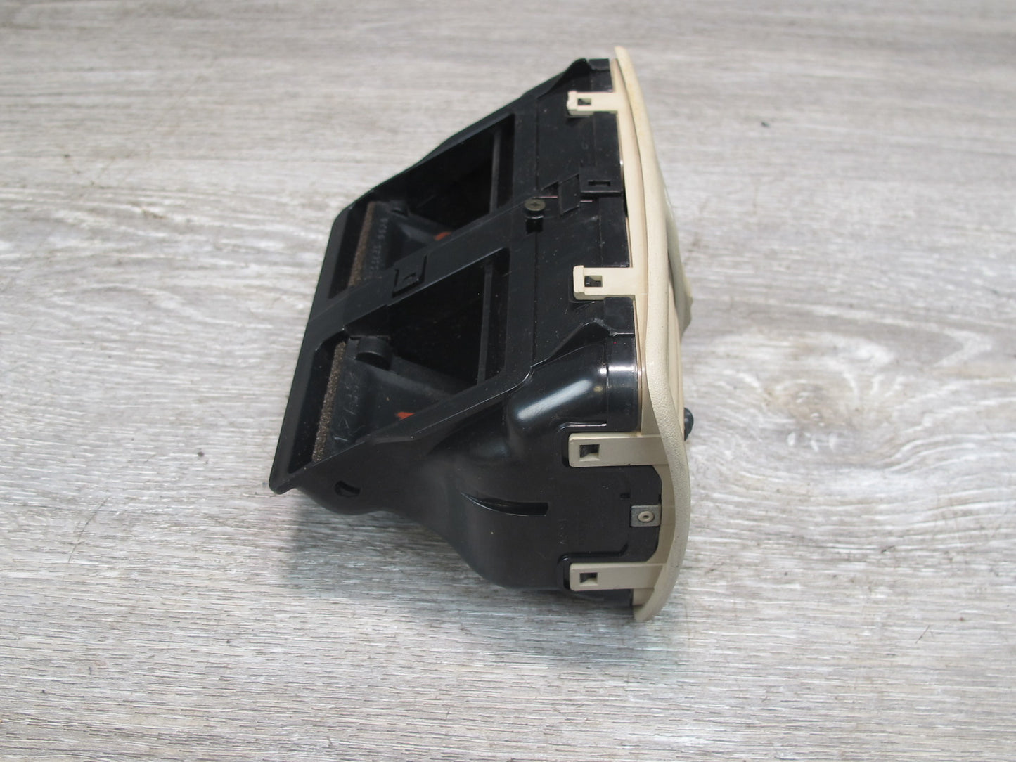 95-97 Lexus UCF20L LS400 Rear Center Console Air Vent 58860-50020 OEM