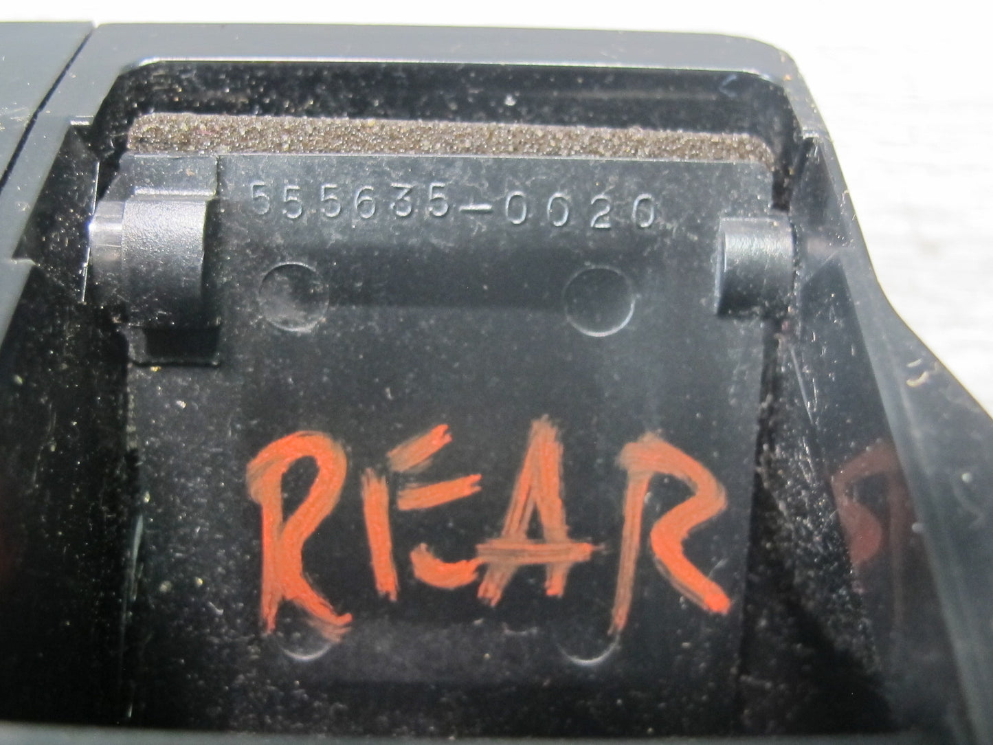 95-97 Lexus UCF20L LS400 Rear Center Console Air Vent 58860-50020 OEM