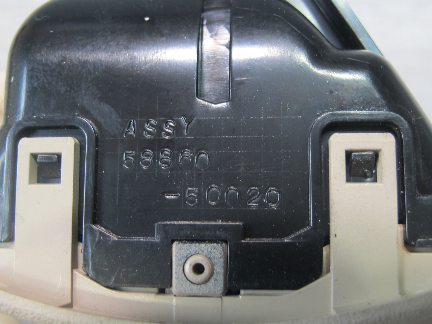 95-97 Lexus UCF20L LS400 Rear Center Console Air Vent 58860-50020 OEM