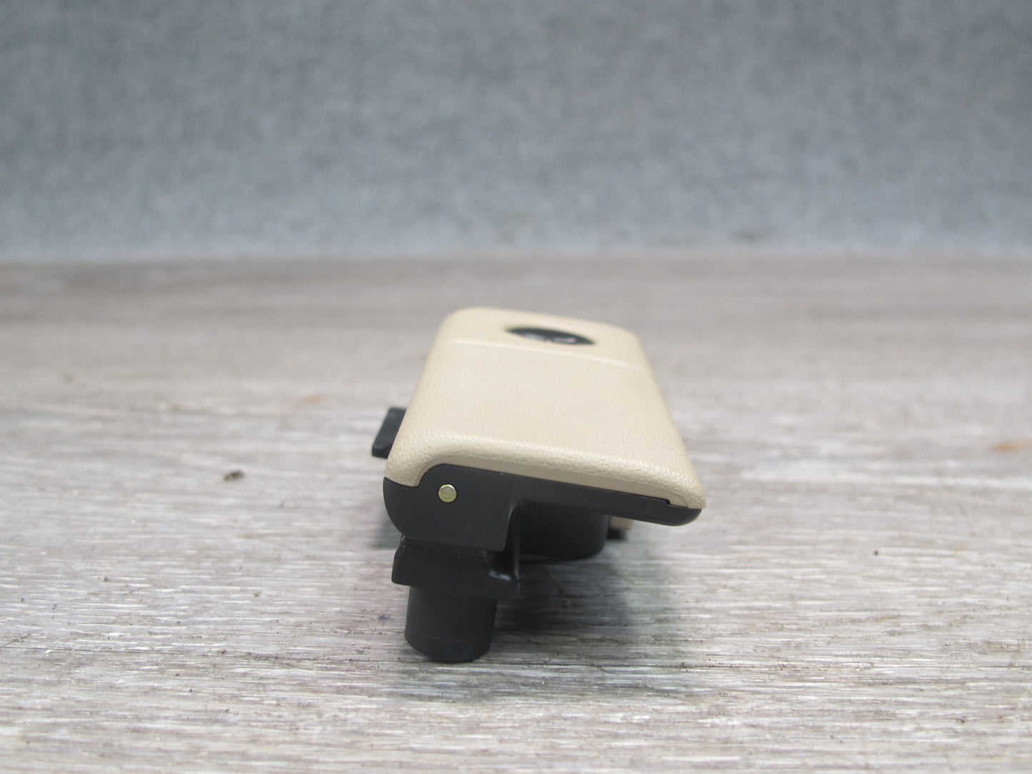 95-00 Lexus UCF20L LS400 Right Lower Glove Box Door Lock Handle Ivory OEM
