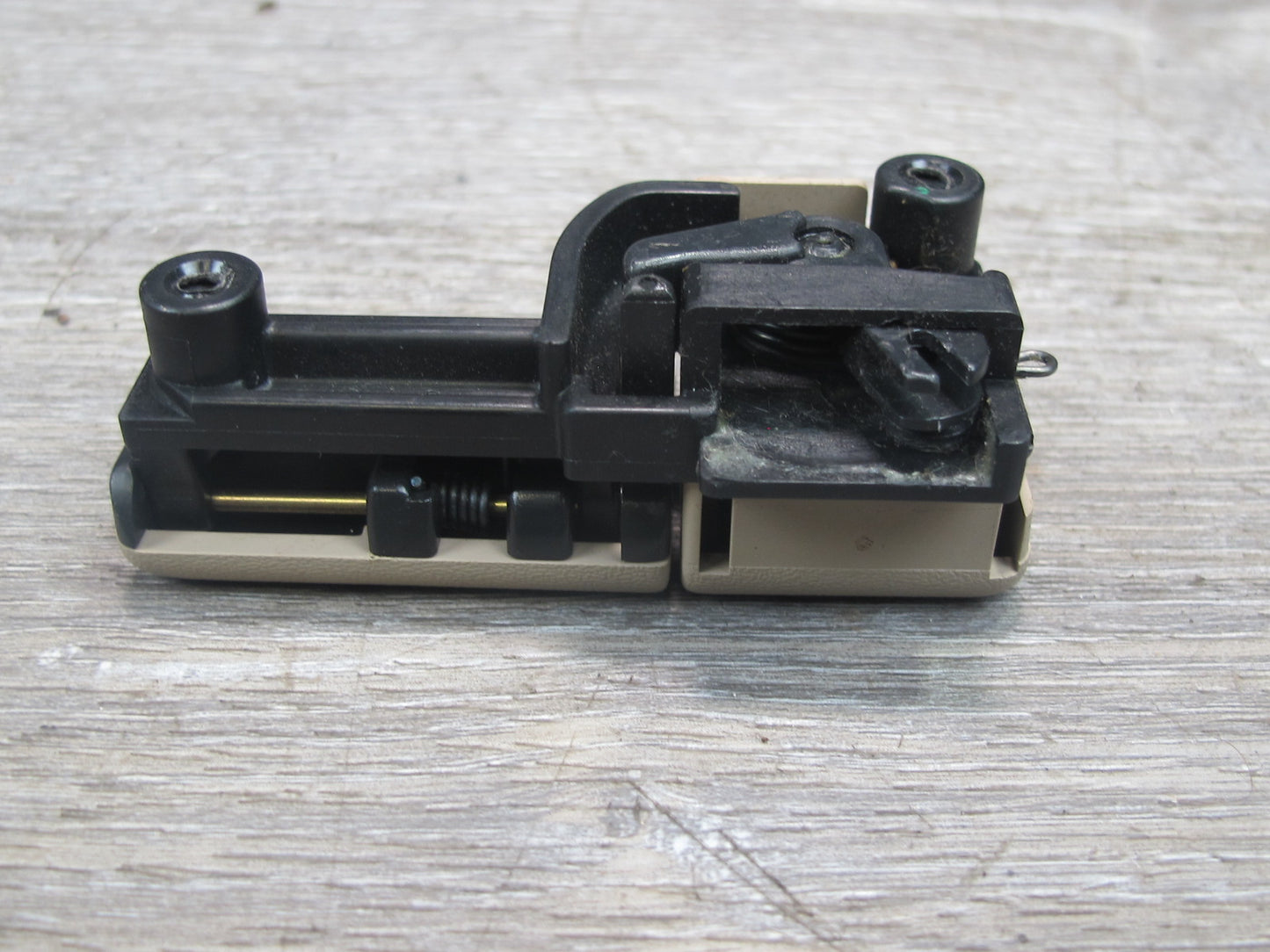95-00 Lexus UCF20L LS400 Right Lower Glove Box Door Lock Handle Ivory OEM