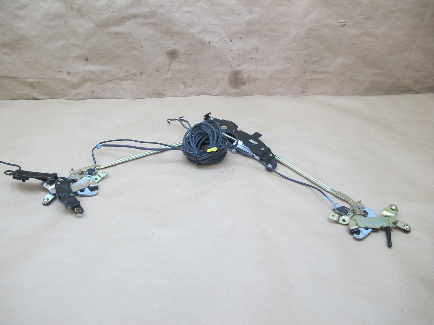 03-12 Mercedes R230 Convertible TOP Roof Lock Latch Assembly OEM