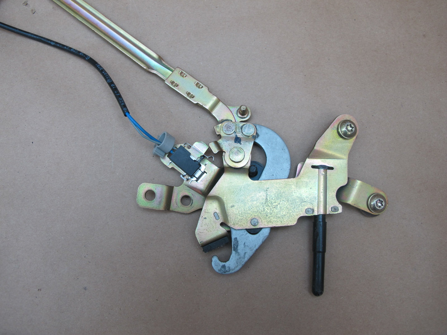 03-12 Mercedes R230 Convertible TOP Roof Lock Latch Assembly OEM