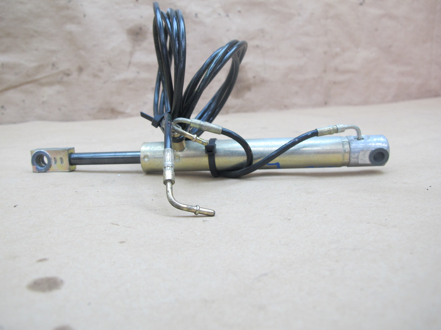 03-12 Mercedes R230 Sl-class Convertible Left Cylinder w Cable OEM
