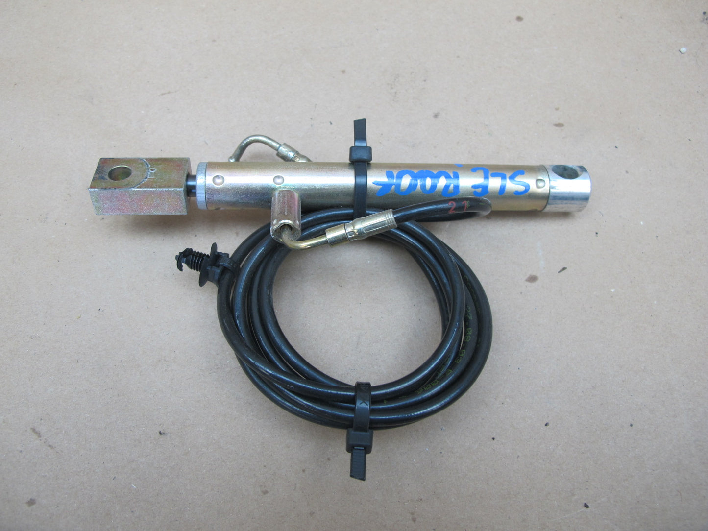 03-12 Mercedes R230 Sl-class Convertible Left Cylinder w Cable OEM