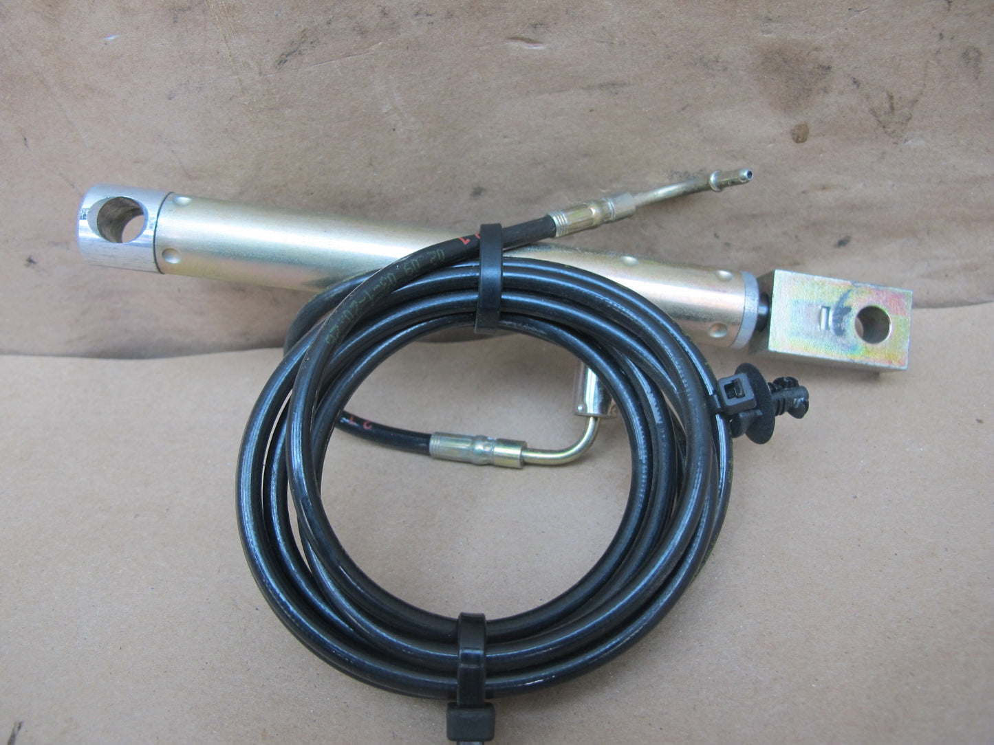 03-12 Mercedes R230 Sl-class Convertible Left Cylinder w Cable OEM
