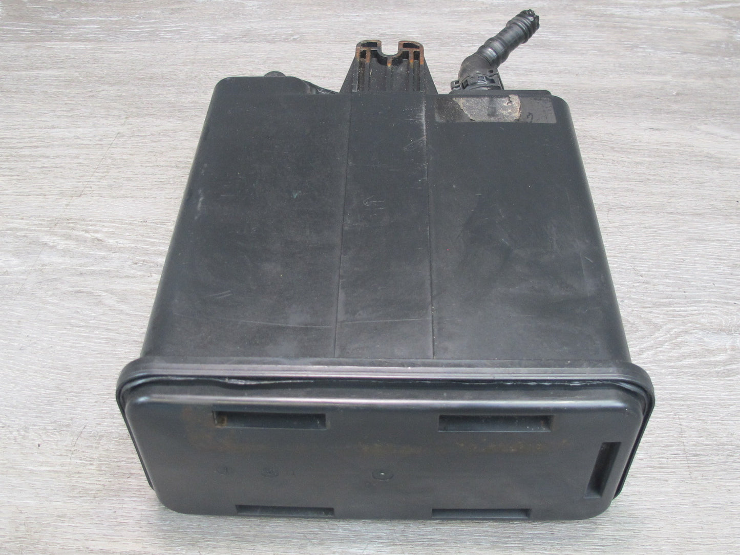 2004-2009 Hummer H2 Emission Fuel Vapor Evaporator Charcol Filter Canister