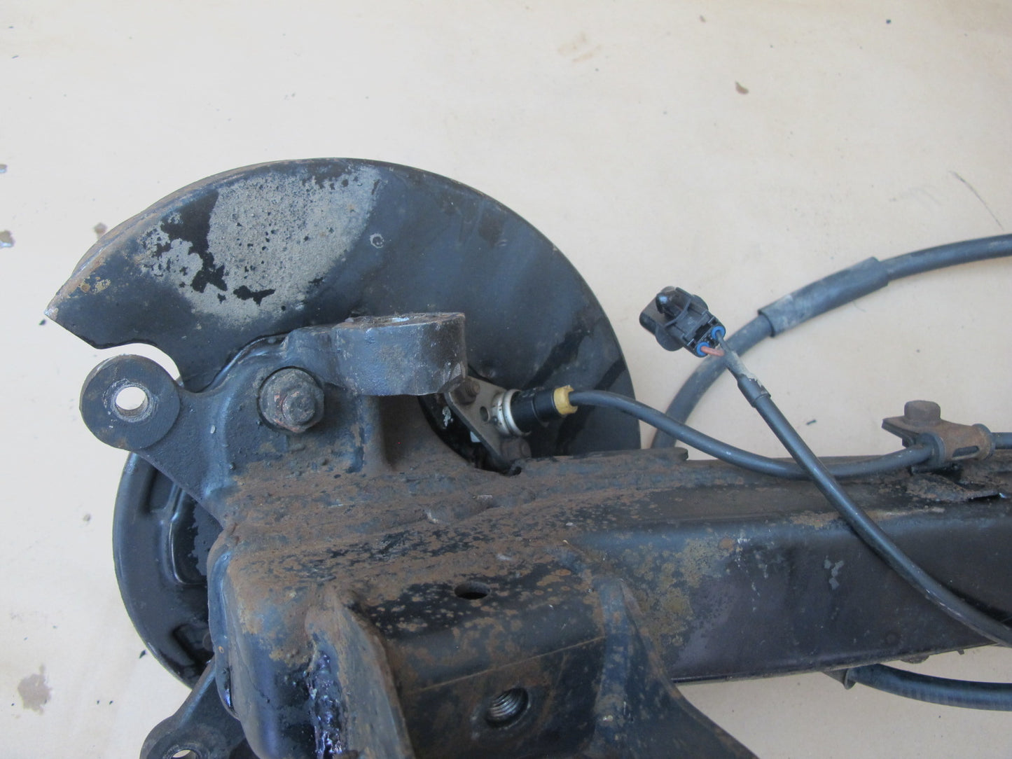91-99 Dodge Stealth 3000GT FWD Rear Left Spindle Knuckle Wheel Hub OEM