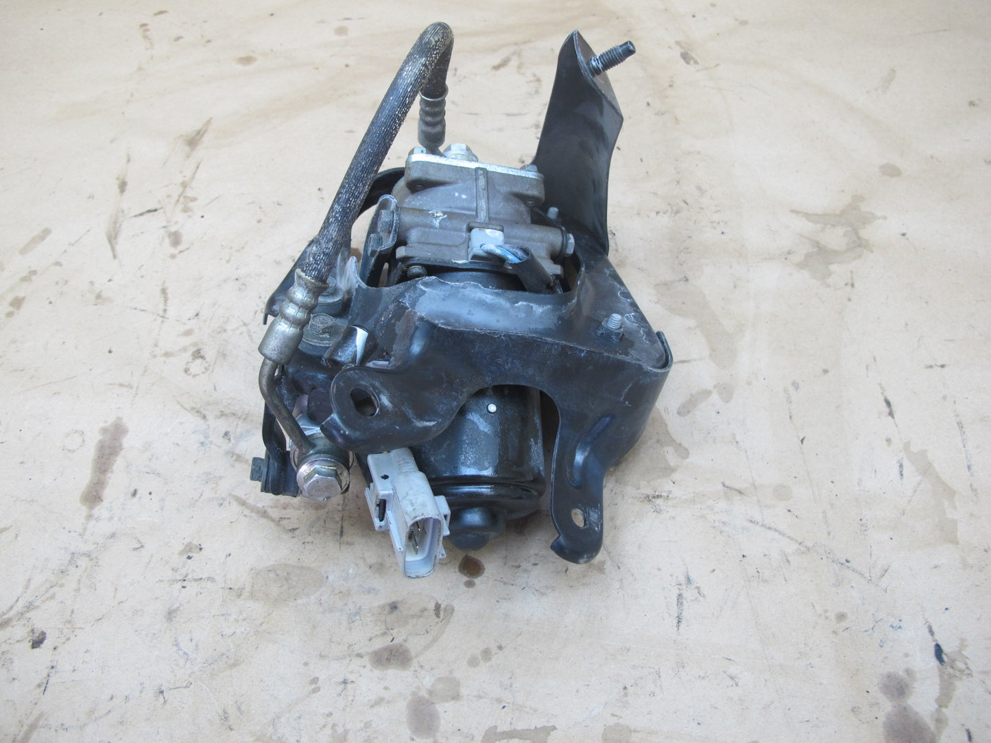 92-96 Toyota Cresta MARK2 JZX90 Brake Traction Control Pump 47980-22010 OEM