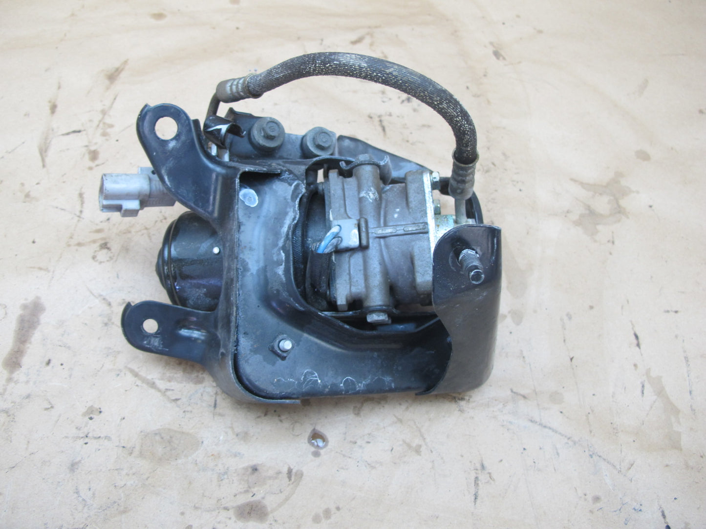 92-96 Toyota Cresta MARK2 JZX90 Brake Traction Control Pump 47980-22010 OEM