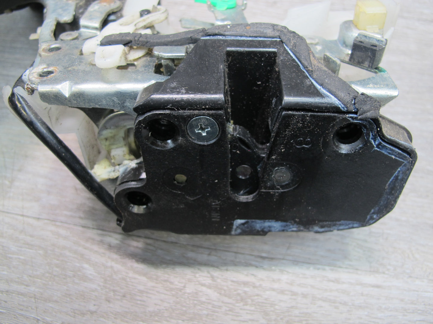 95-97 Lexus UCF20L LS400 Rear Right Pass Side Door Lock Latch Actuator OEM