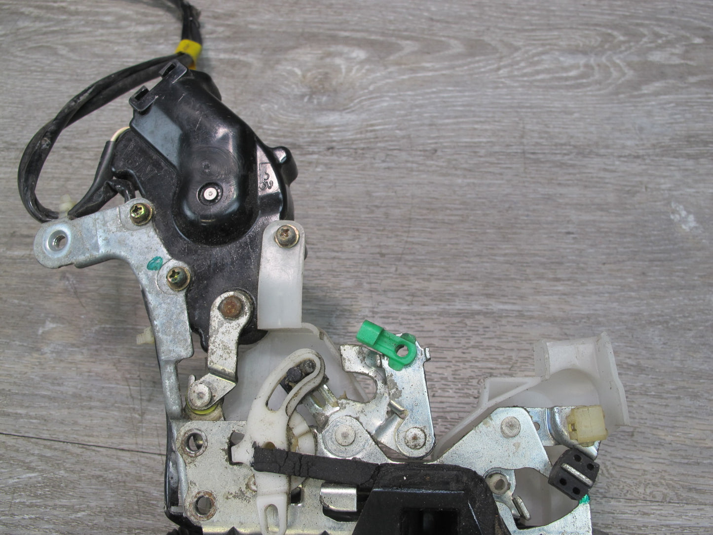 95-97 Lexus UCF20L LS400 Rear Right Pass Side Door Lock Latch Actuator OEM