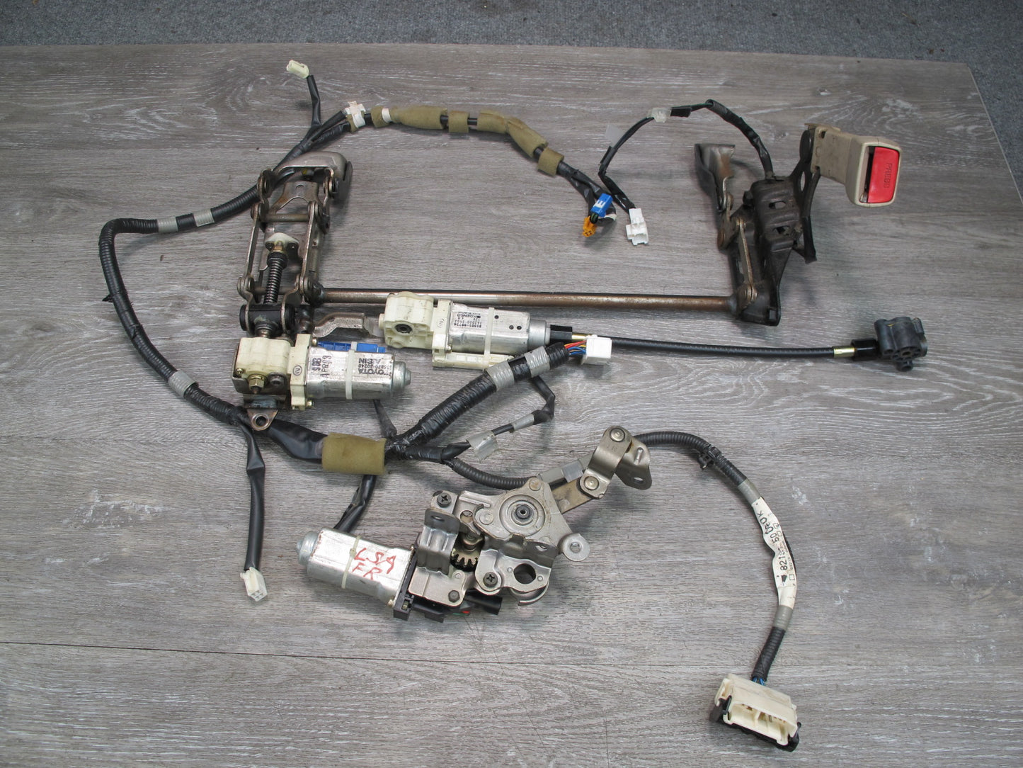 95-96 Lexus UCF20L LS400 Front Right Seat Adjuster w Motor Set OEM