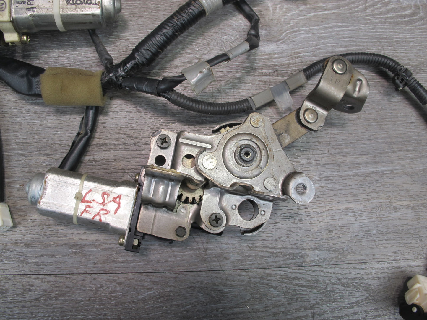 95-96 Lexus UCF20L LS400 Front Right Seat Adjuster w Motor Set OEM