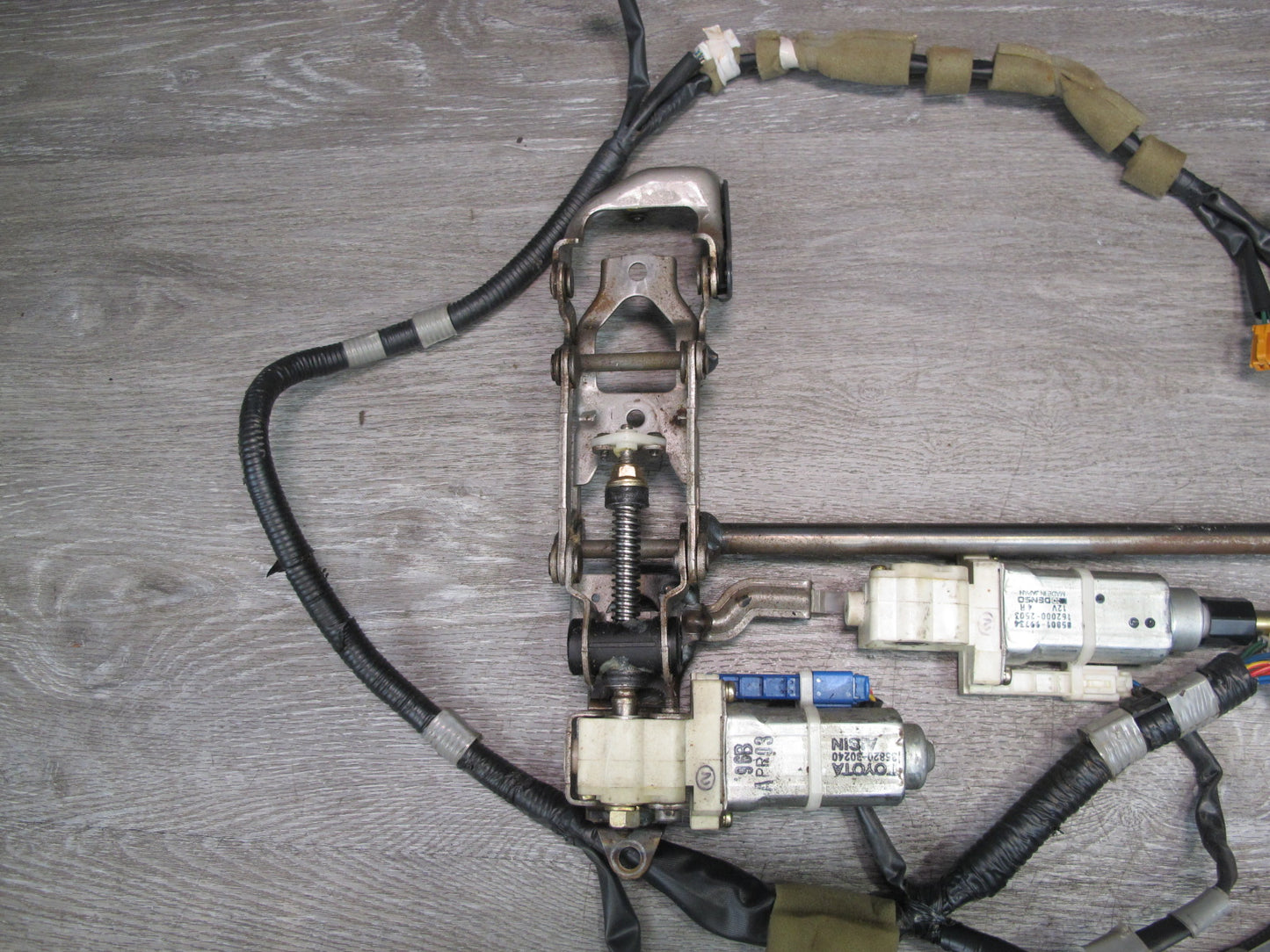 95-96 Lexus UCF20L LS400 Front Right Seat Adjuster w Motor Set OEM