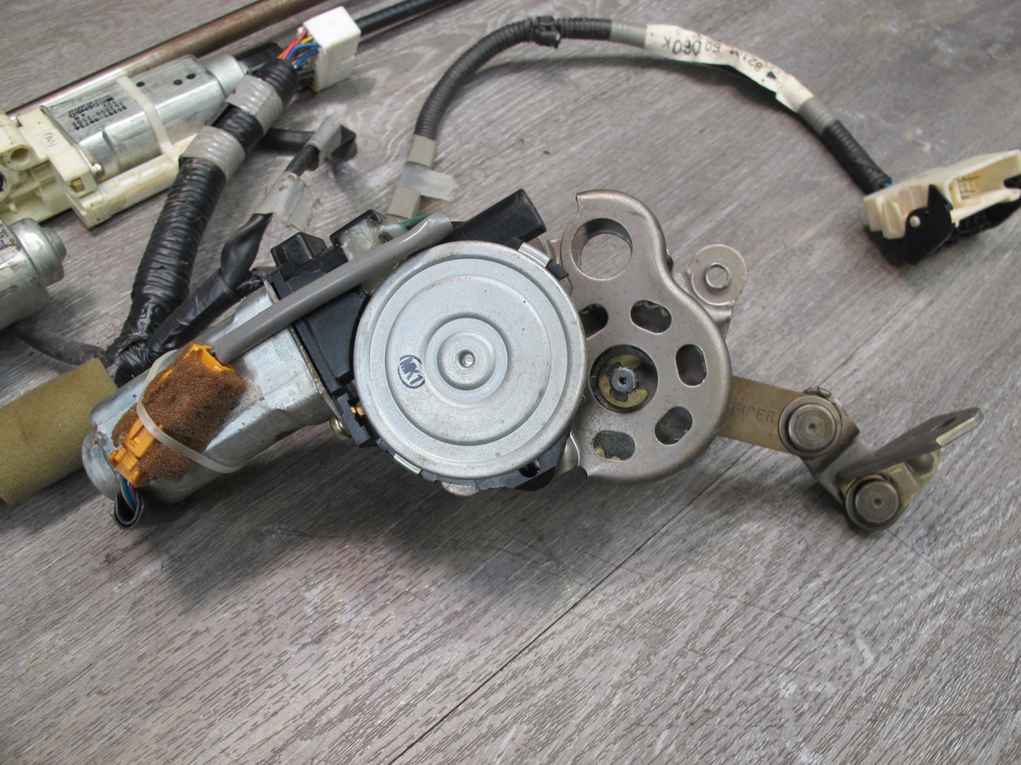 95-96 Lexus UCF20L LS400 Front Right Seat Adjuster w Motor Set OEM