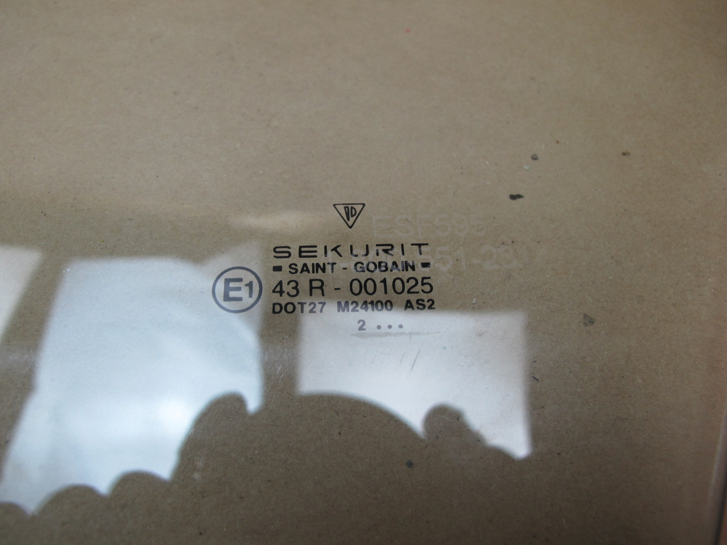 1999-2005 Porsche 911 996 Convertible Front Left Driver Side Door Window Glass