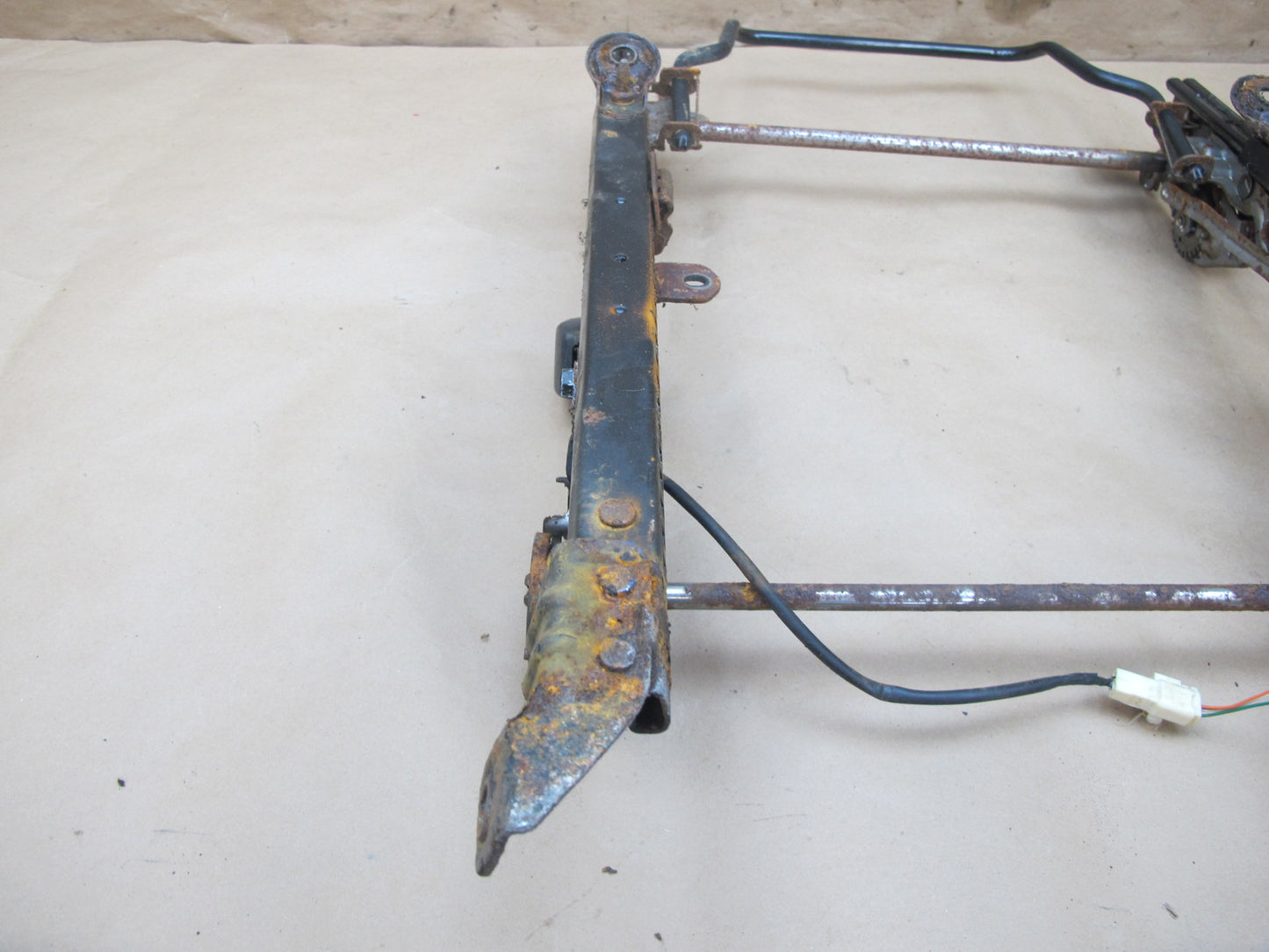 03-05 Toyota MR2 Spyder ZZW30L Left Driver Seat Lower Frame Track Rail OEM