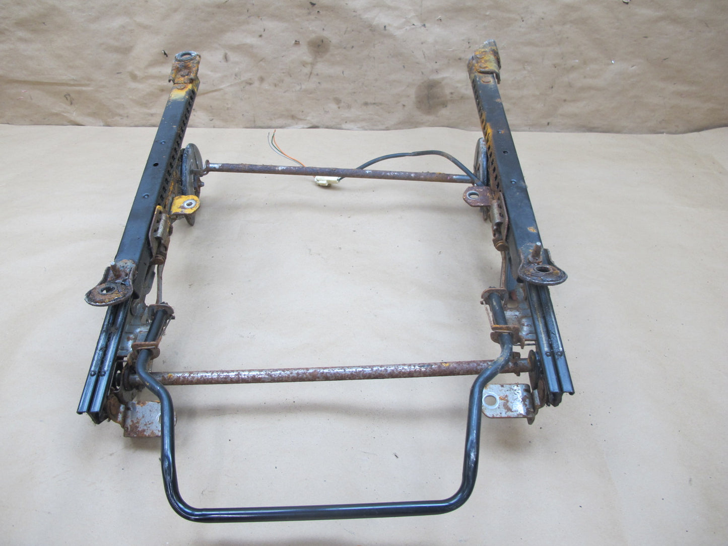 03-05 Toyota MR2 Spyder ZZW30L Left Driver Seat Lower Frame Track Rail OEM