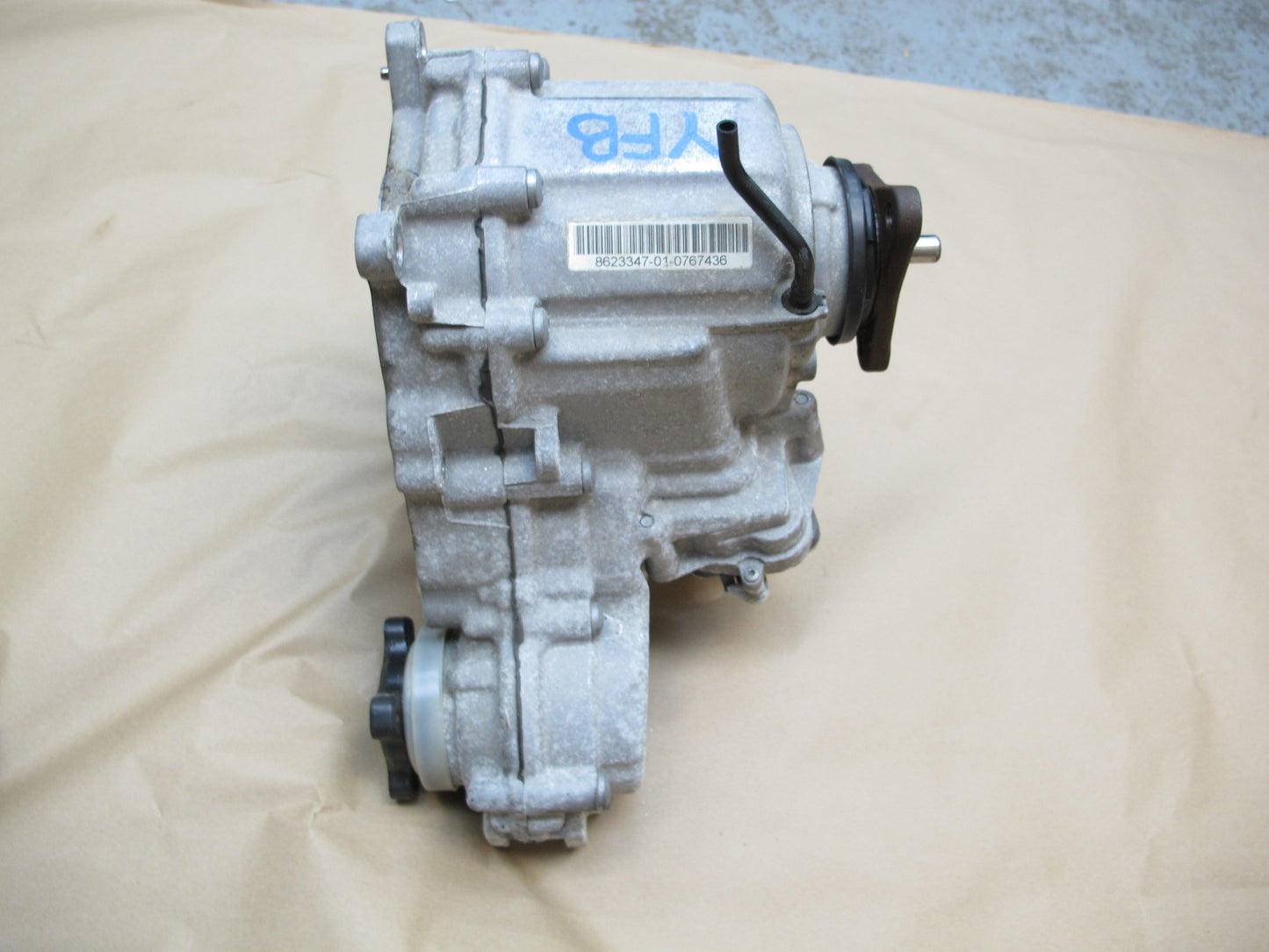 12-15 BMW F10 528iX xdrive AWD ATC35L Transfer Case Box w Motor 8623347 OEM
