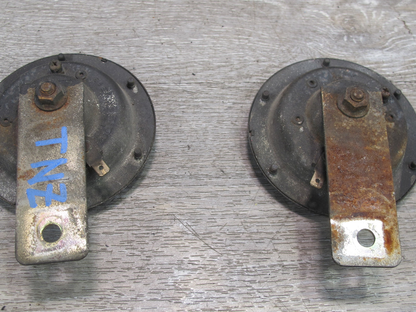79-83 Datsun Nissan 280ZX S130 High & Low Tone Note Pitch Horn Signal Set OEM