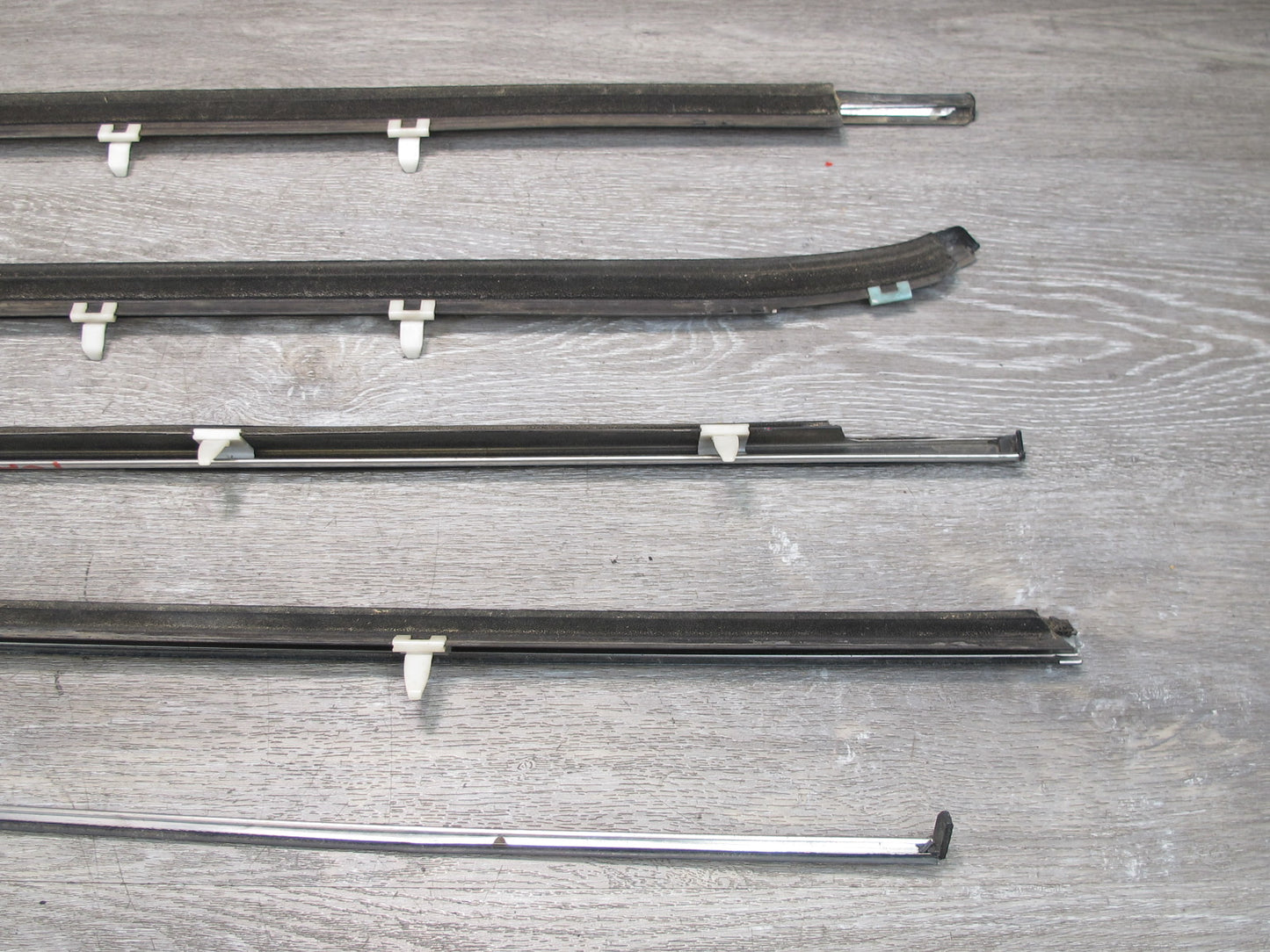 92-96 Toyota Cresta MARK2 JZX90 Door Window Chrome Weatherstrip Molding Set