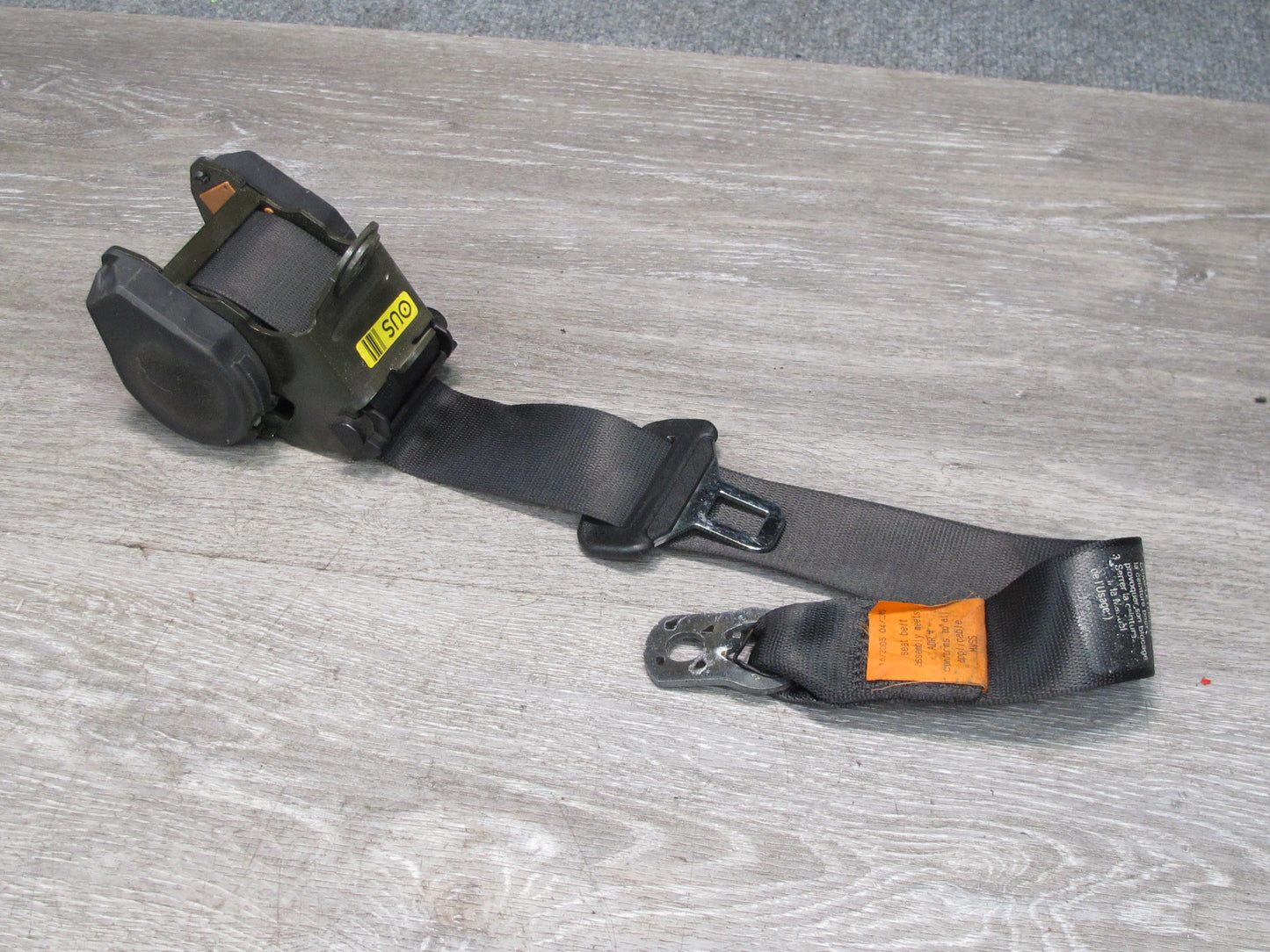 01-06 BMW E46 CONVERTIBLE REAR RIGHT & LEFT SIDE SEATBELT RETRACTOR SET OEM