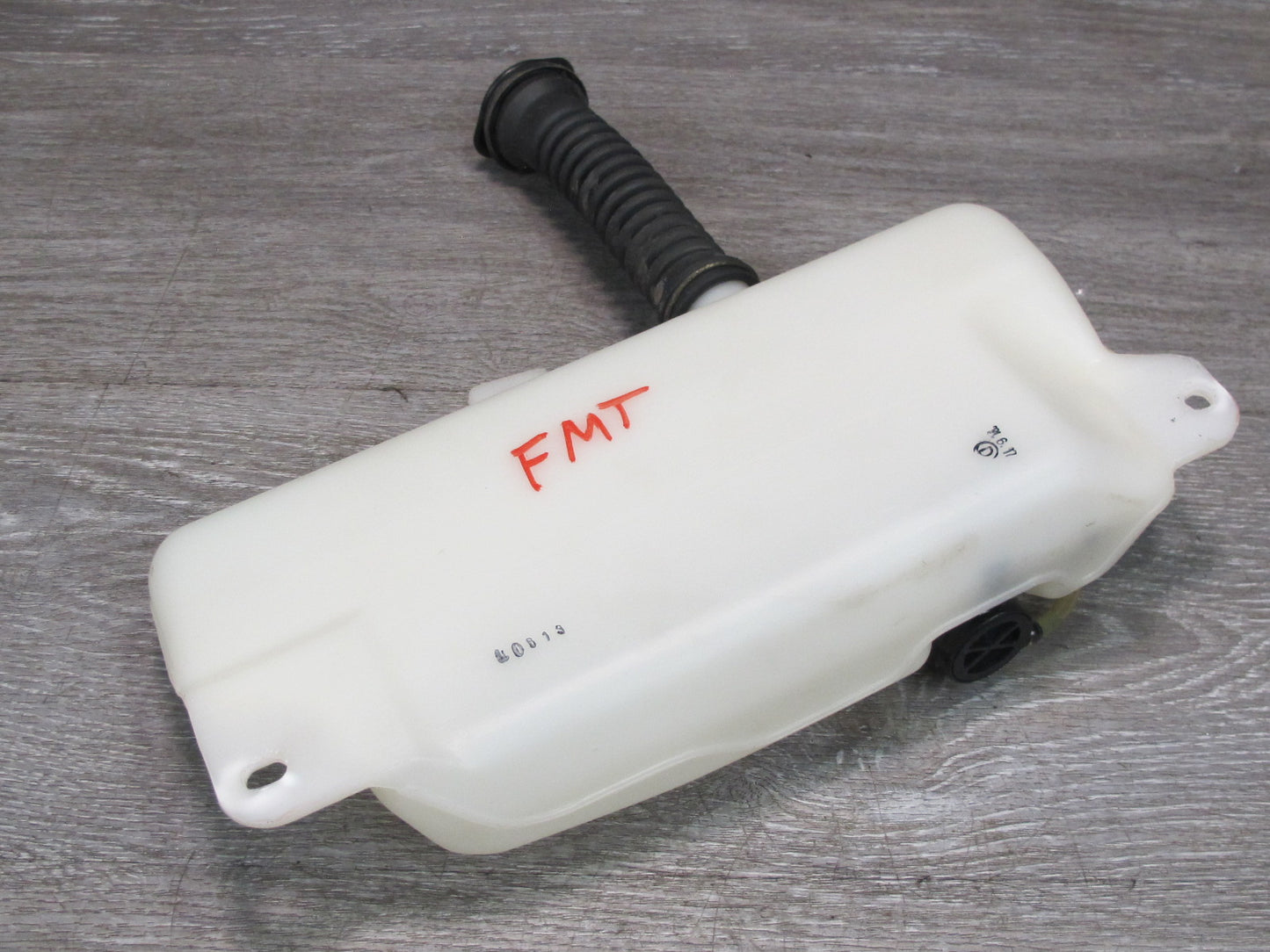 91-99 Dodge Stealth 3000GT Rear Washer Fluid Reservoir 060351-576 w Pump OEM