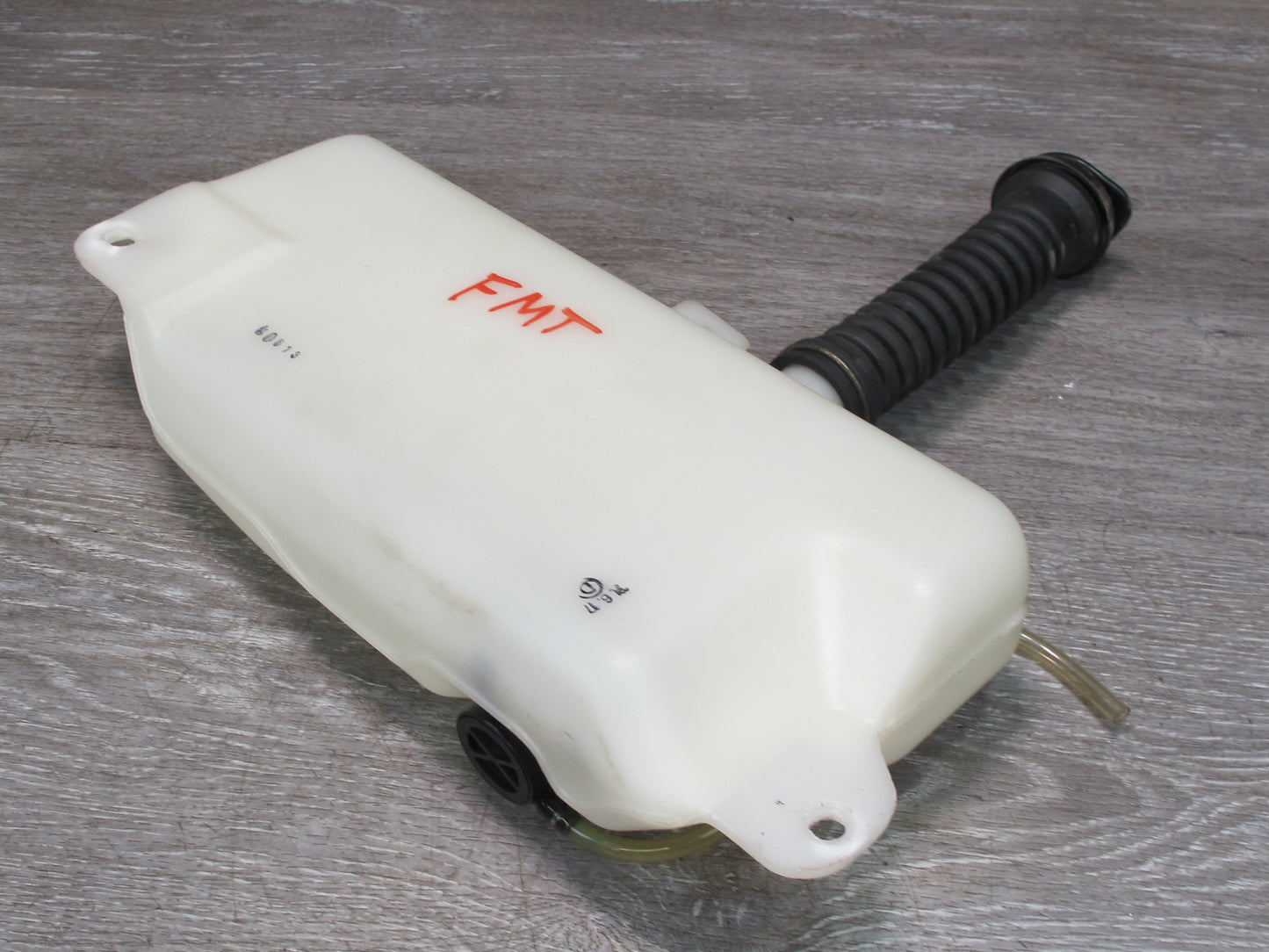 91-99 Dodge Stealth 3000GT Rear Washer Fluid Reservoir 060351-576 w Pump OEM