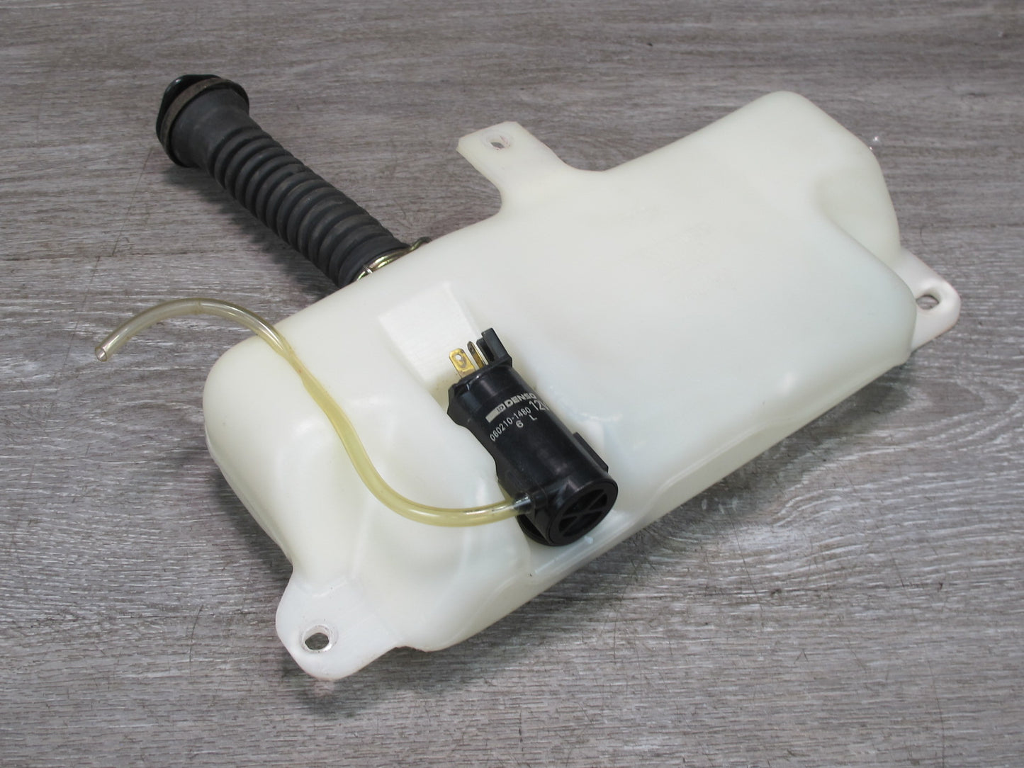 91-99 Dodge Stealth 3000GT Rear Washer Fluid Reservoir 060351-576 w Pump OEM