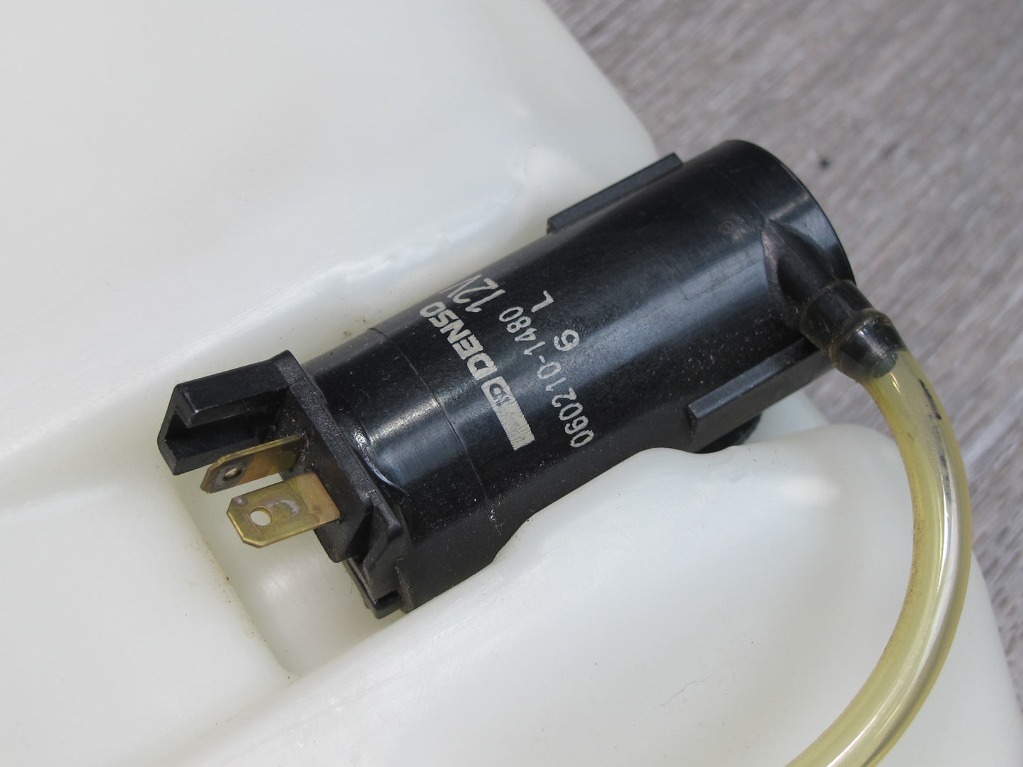 91-99 Dodge Stealth 3000GT Rear Washer Fluid Reservoir 060351-576 w Pump OEM