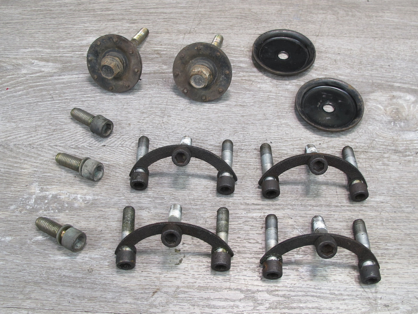 92-96 Toyota Cresta MARK2 JZX90 Rear Axle Differential Bolt Strap Set OEM
