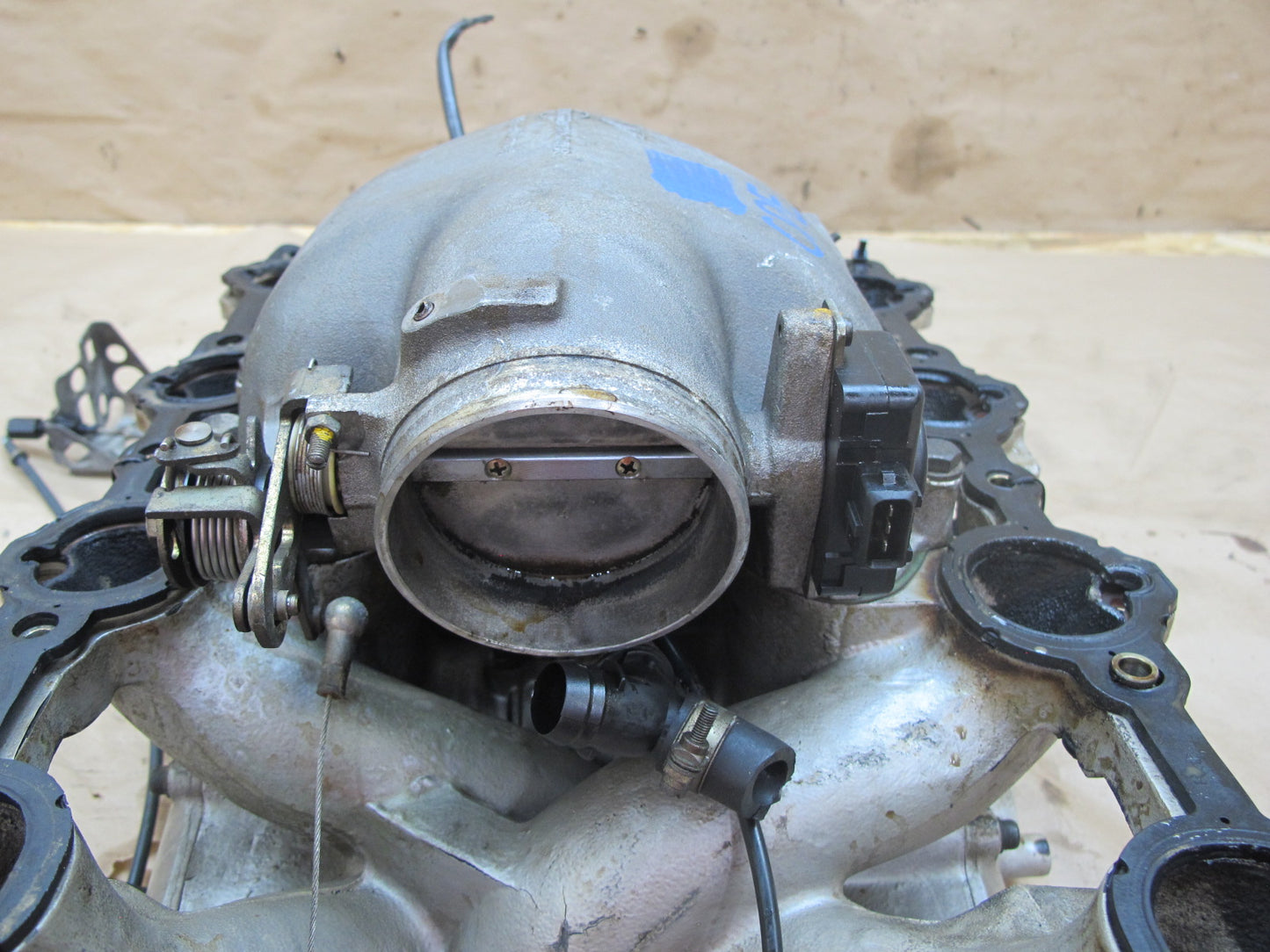 87-91 Porsche 928 S4 5.0L V8 Engine Air Intake Manifold Throttle Body Assembly