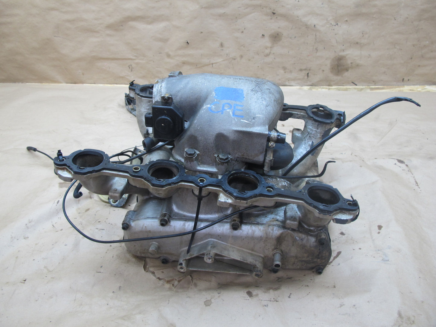 87-91 Porsche 928 S4 5.0L V8 Engine Air Intake Manifold Throttle Body Assembly