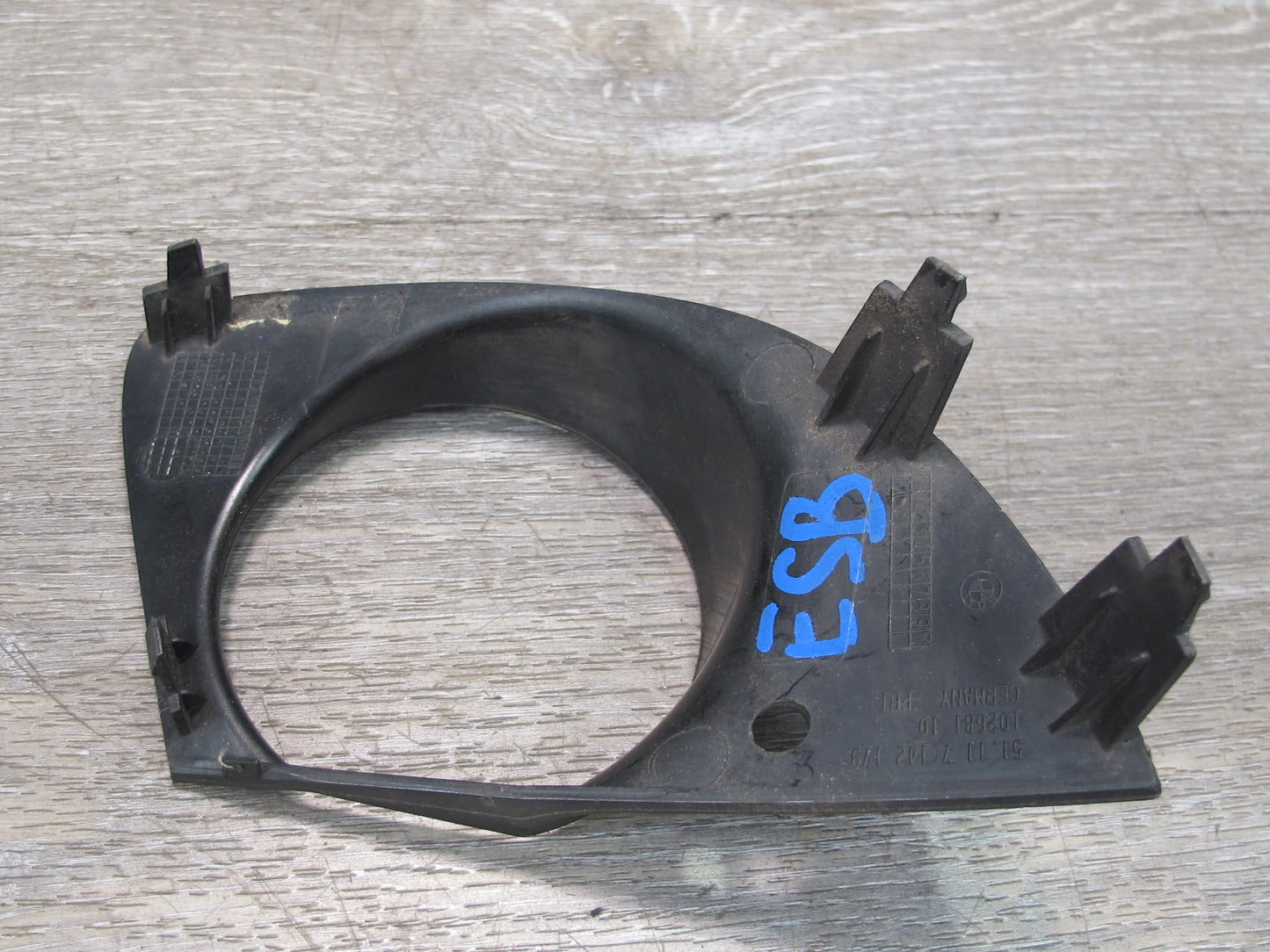 06-08 BMW E65 E66 E67 Set of 2 Front Bumper Fog Light Trim Bezel Bracket OEM