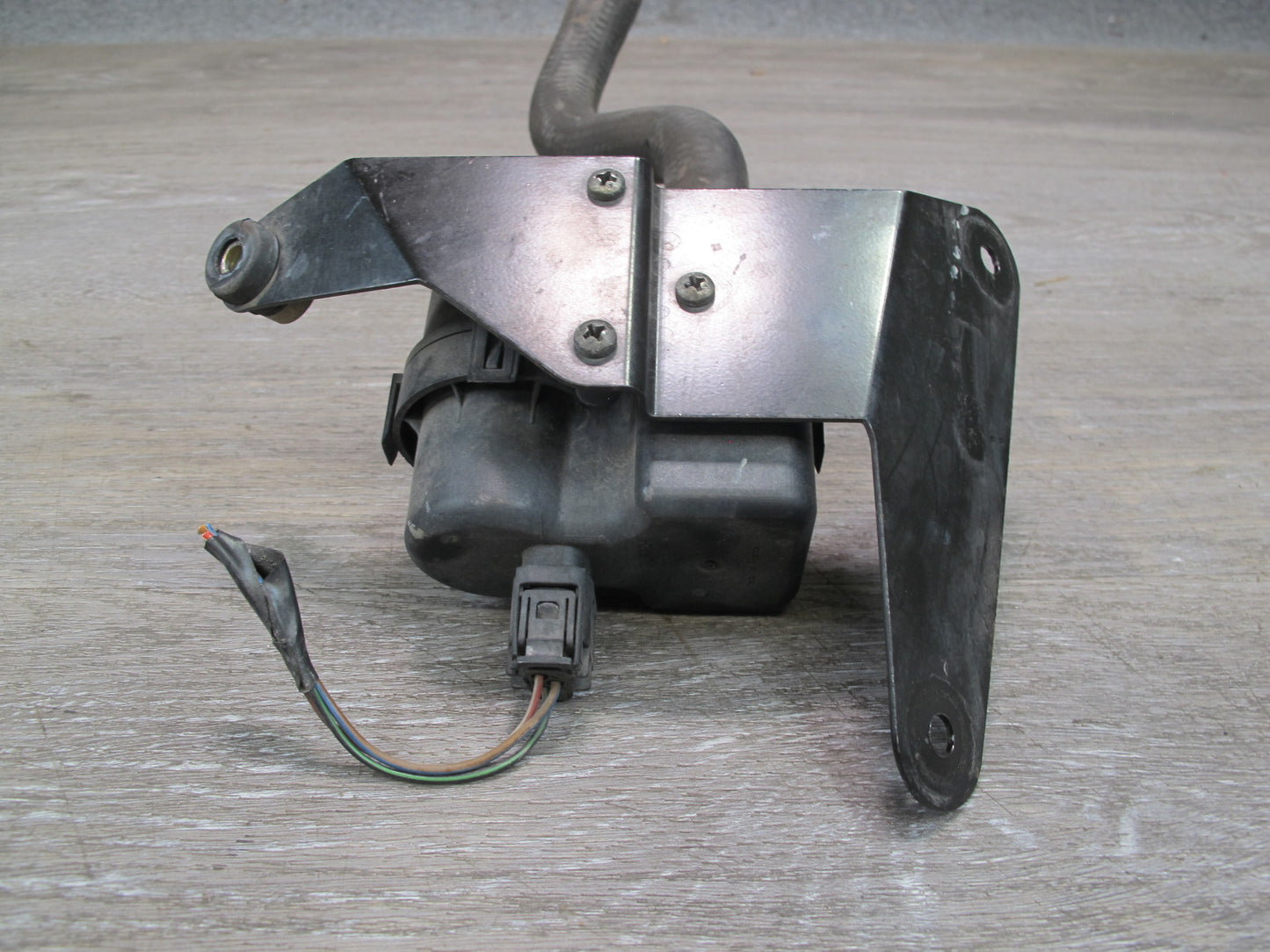 01-02 BMW E36/7 Z3 2.5L 3.0L M54 Leak Diagnosis Pump 6756440 OEM