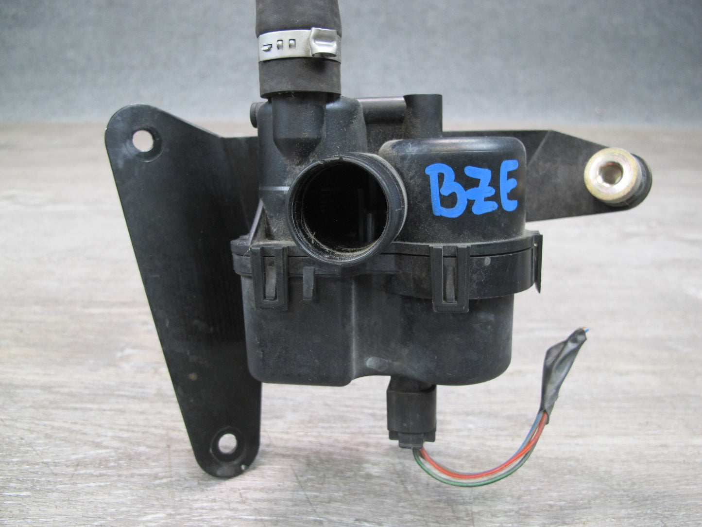 01-02 BMW E36/7 Z3 2.5L 3.0L M54 Leak Diagnosis Pump 6756440 OEM